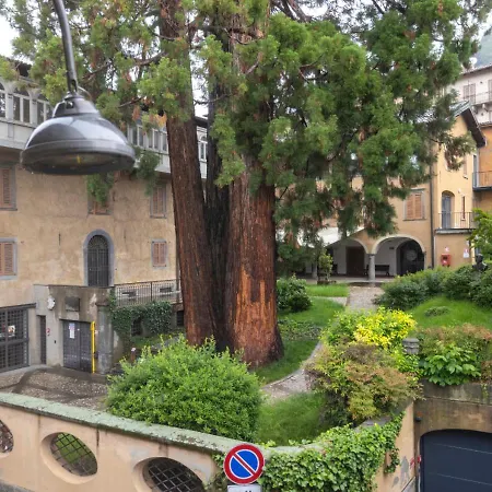 La Corte, Ospitar * Clusone